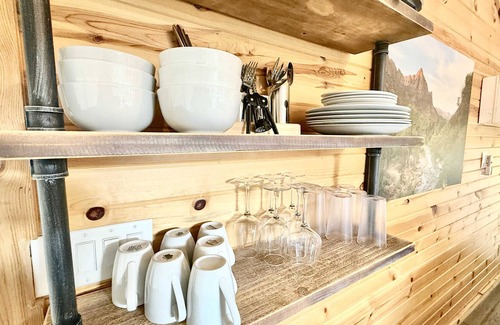 Orderville Alquiler De RV | Tienda Glamping # 2 en East Zion Resort (Dos camas Queen)