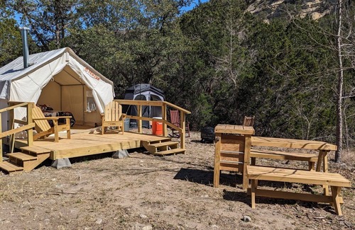 Vanderpool Alquiler De RV | Glamping Tents 1, 2, 3