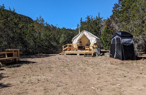 Vanderpool Alquiler De RV | Glamping Tents 1, 2, 3