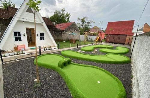 Depok Hotel | Glamping Tropical House and Mini Golf Syariah