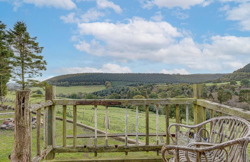 Scarborough Cabina | Glamping Wagon - 1 x Double Bed, 2 x Single Bed