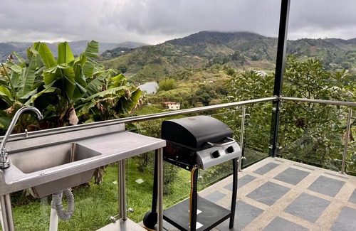El Penol Chalet De Esquí | GLAMPING CON PISCINA Y JACUZZI EN GUATAPE
