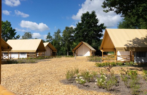 Mol Casa | Glampingtent Kiezel Lodge 4 by Interhome