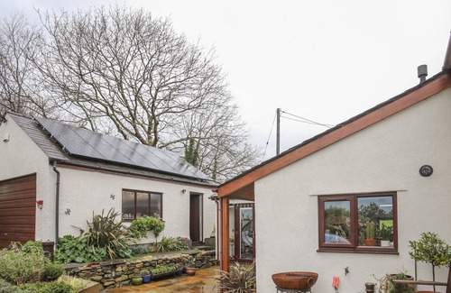 Llanrug Casa | GLAN GWNA BACH, family friendly, with open fire in Caernarfon