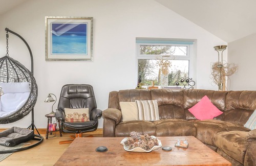 Llanrug Casa | GLAN GWNA BACH, family friendly, with open fire in Caernarfon