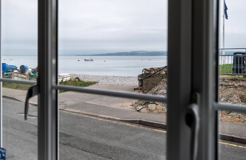 Moelfre Cabaña | Glan Y Don Moelfre - sleeps 6 guests in 3 bedrooms