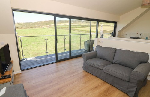 Cylch-Y-Garn Cabaña | GLAN YR AFON, family friendly, country holiday cottage in Llanfaethlu