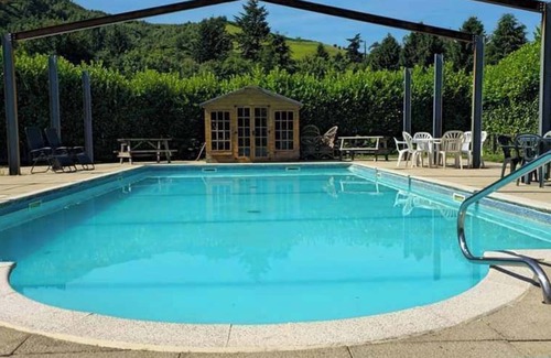Llanfair Caereinion Cabina | Glan yr Afon Un - Relax, Recuperate, Enjoy