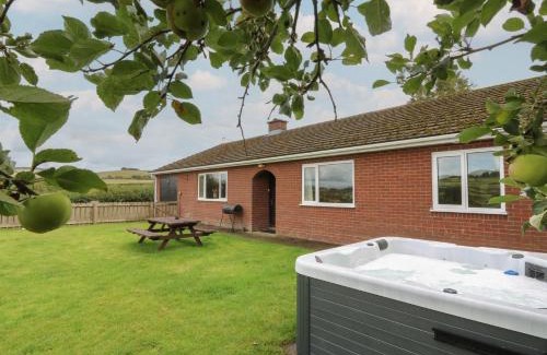 St Harmon Casa | Glanyrafon Bungalow