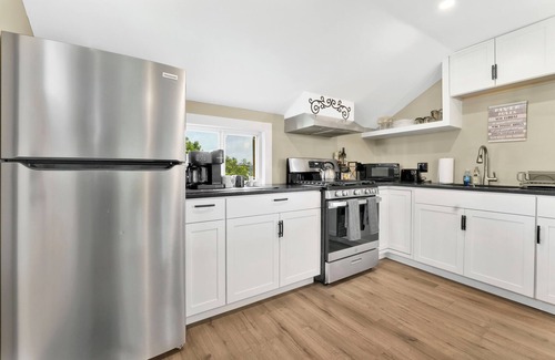 Glasco Apartamento | Waterfront 1 bed 1 bath close to HITS Horse show, with parking for a horse trailer