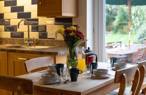 Great Wolford Cabaña | Glasfryn - sleeps 10 guests in 5 bedrooms