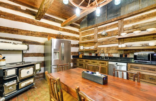 Glasgow Cabina | Glasgow Getaway w/ Patio, Fireplace & Grill!