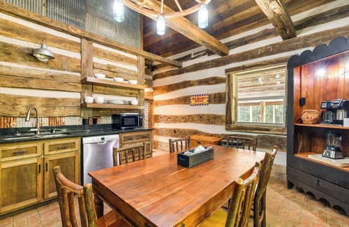 Glasgow Cabina | Glasgow Getaway w/ Patio, Fireplace & Grill!