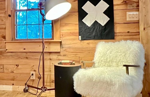 Eureka Springs Casa | Glass Cabin