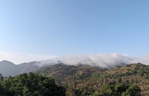 Mount Abu Casa | Glass Canvas