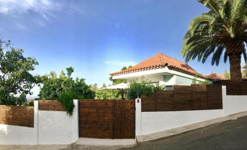 Las Brisas Casa | Glass House in Gran Canaria!