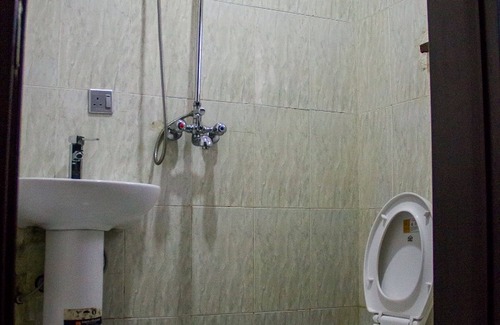 Ojokoro Hotel | Glass House Suites Annex