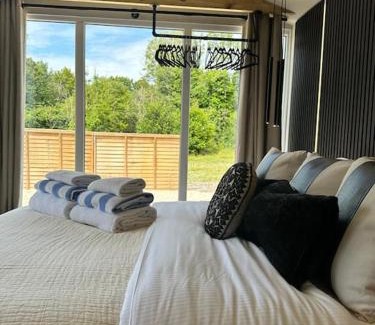 Blandford Saint Mary Apartamento | Glass House with Private Hottub