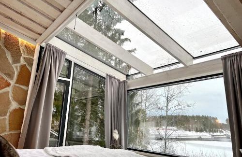 Kuusa Casa | Glass Igloos by the water - Lasisviitit
