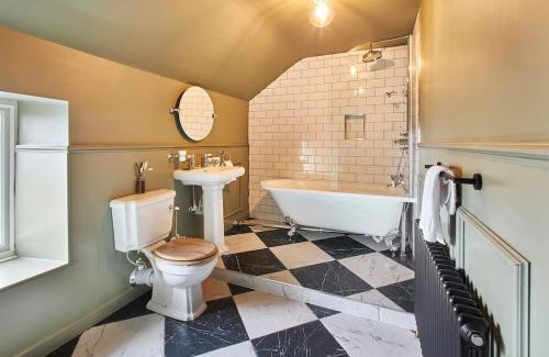South Charlton Casa | Glasswing Stays Joe's cottage
