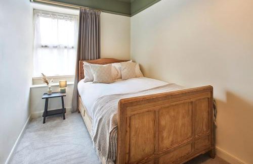 South Charlton Casa | Glasswing Stays Joe's cottage