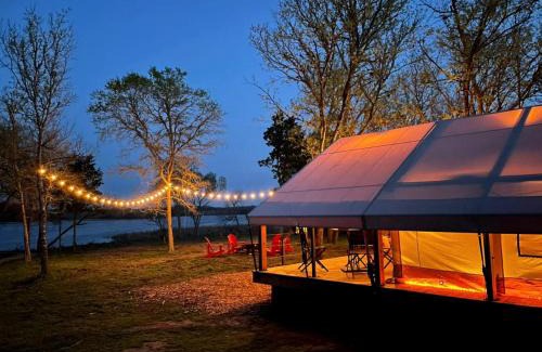Bastrop Otro | Glat Austin at Lake Bastrop North Shore Park
