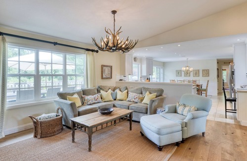 Glen Ellen Casa | Glen Ellen Escape | 5BR Retreat w/Pool, Hot Tub, Hammocks & Vineyard Views