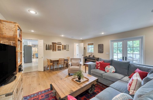 Glen Ellen Casa | Glen Ellen Escape | 5BR Retreat w/Pool, Hot Tub, Hammocks & Vineyard Views