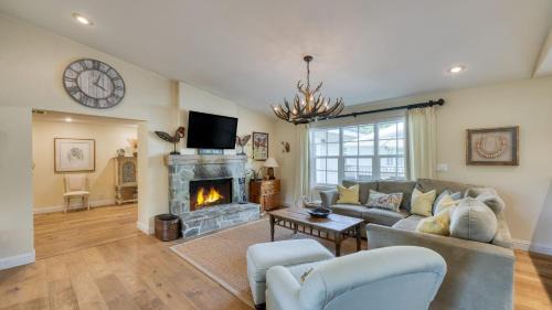 Glen Ellen Casa | Glen Ellen Escape by AvantStay 5BR Retreat w Pool, Hot Tub, Hammocks & Vineyard Views