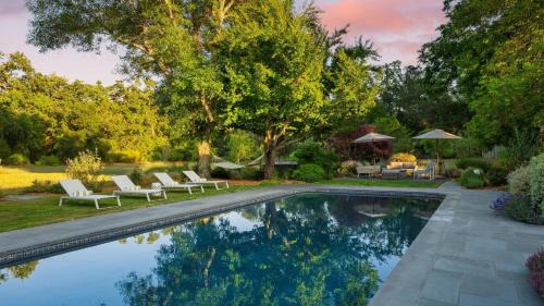 Glen Ellen Casa | Glen Ellen Escape by AvantStay 5BR Retreat w Pool, Hot Tub, Hammocks & Vineyard Views