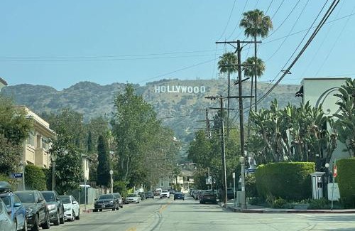 Beachwood Canyon Casa | Glen Oak Bungalow