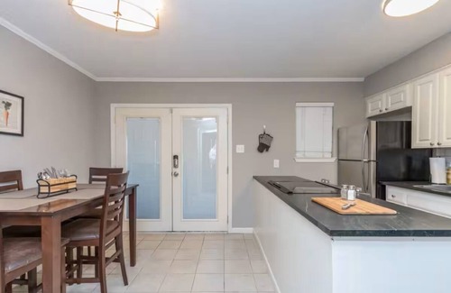 Briarwood Apartamento | Glen Place-2 Bed Apt in Midtown Little Rock-Outdoor Hangout-Easy Parking