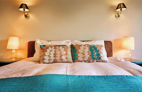 Blairgowrie Cabina | Glenardle Lodge - Riverside Highland Lodge w/ Hot Tub & Forest Views
