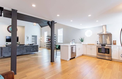 Scott Township Casa | Glendale Chapel- 2br fully renovated