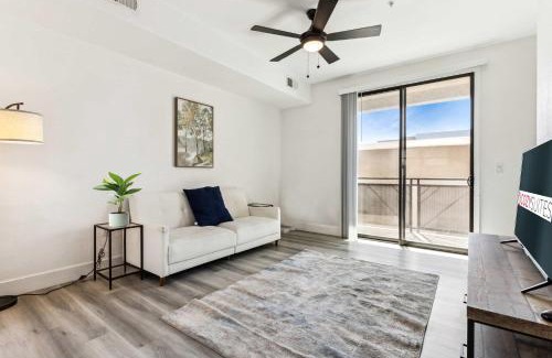 Glendale Sports and Entertainment District Apartamento | Glendale CozySuites - Westgate with pool 10