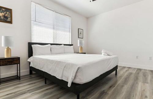 Glendale Sports and Entertainment District Apartamento | Glendale CozySuites - Westgate with pool 10