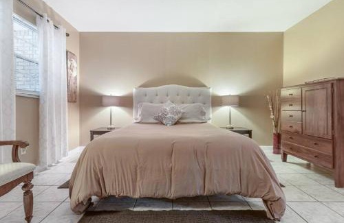 Brandon Apartamento | Glendale Getaway Prime Brandon location