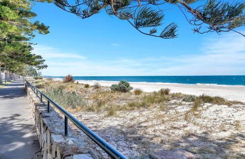 Glenelg Apartamento | Glenelg Outlook - Beachfront Stay by Moseley Square