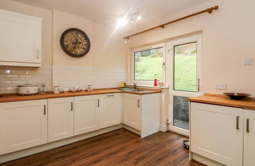 Saddell Cabaña | Glenfinglas Dam Cottage, CALLANDER