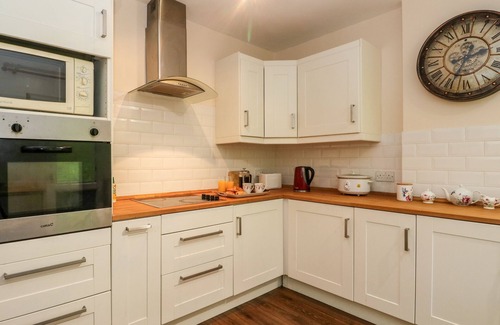 Saddell Cabaña | Glenfinglas Dam Cottage, CALLANDER