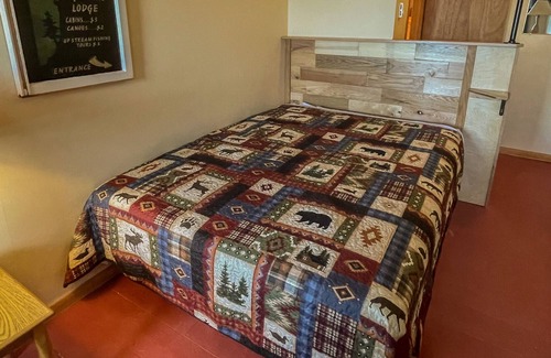 Lake George Cabina | Glenmoore Lodge and cabins on Glen Lake!