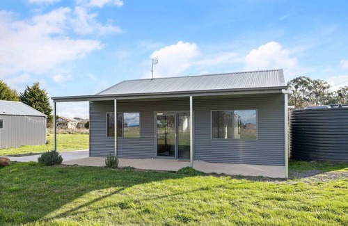 Forest Reefs Cabina | Glenowrie Cottage - 2 Queen Beds - Near Cadia