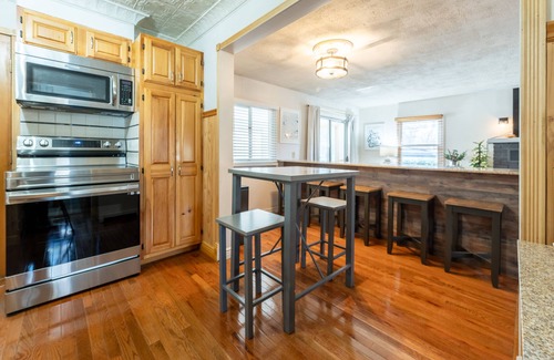 Queensbury Casa | Glens Falls Boutique Stay, near skiing, Lake George, Saratoga, Pool!