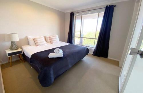 Kooringal Casa | Glen’s Haven with Lakeviews