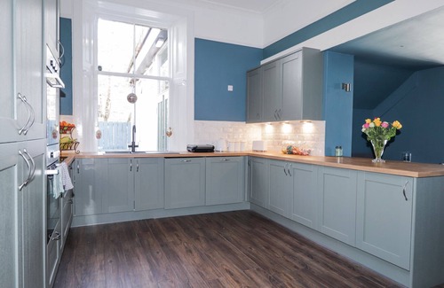 Kingussie Casa | GLENSPEY, pet friendly, character holiday cottage in Kingussie