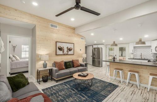 Rovey Farm Estates Casa | Glenwillow home - minutes from Cardinals Stadium!