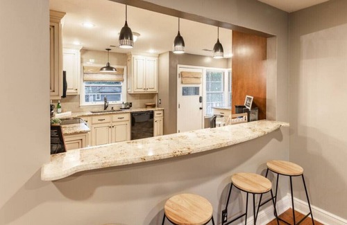 Huntsville Casa | Glenwood · Relax and Retreat in the Valley