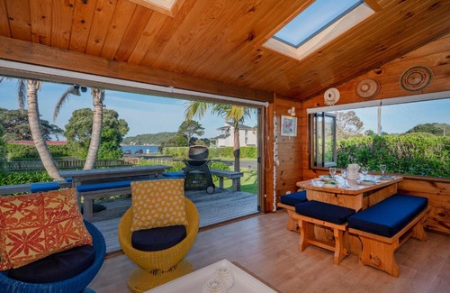 Hahei Casa | Glo's Place - Hahei Holiday Home