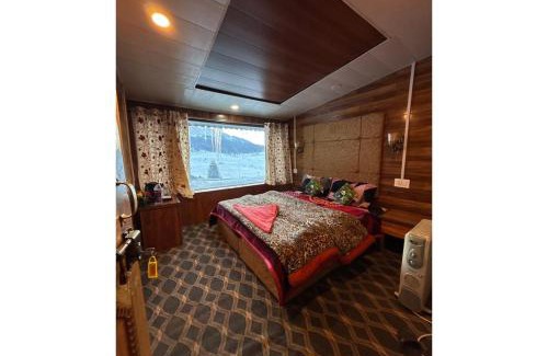 Srinagar Casa | Global Hotel & Restaurant, Gulmarg
