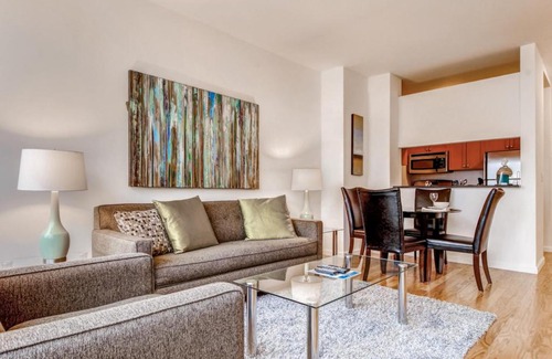 Upper East Side Apartamento | Global Luxury Suites at The Pearl